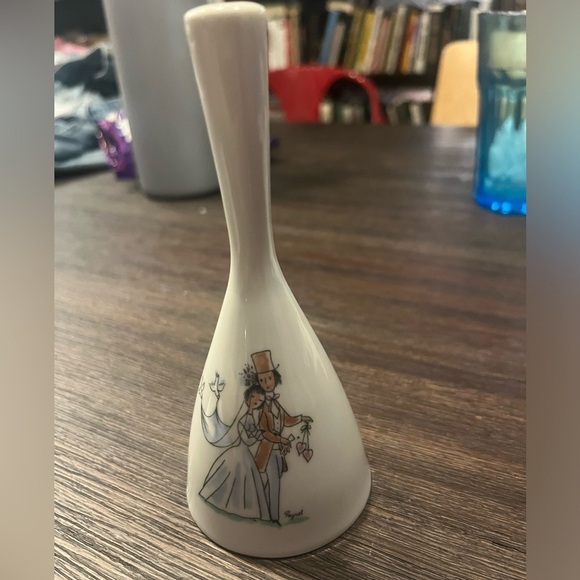 Mid century vintage porcelain wedding bell perfect for something old - Picture 2 of 6